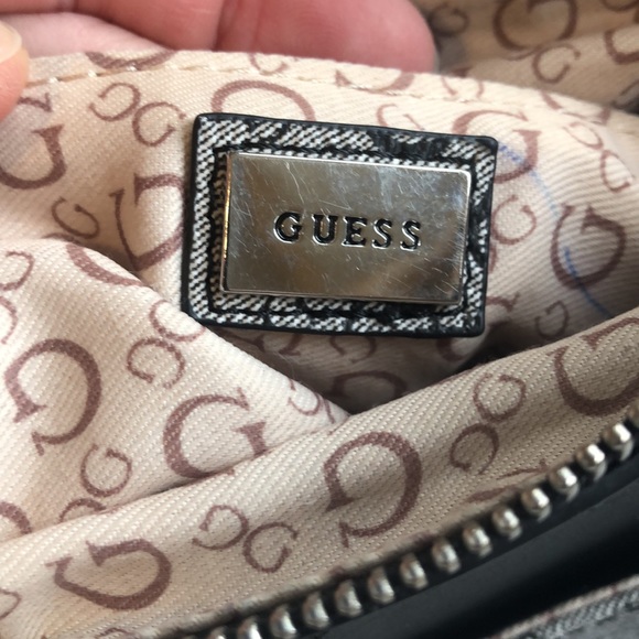 Guess crossbody purse, NWOT - Picture 6 of 9